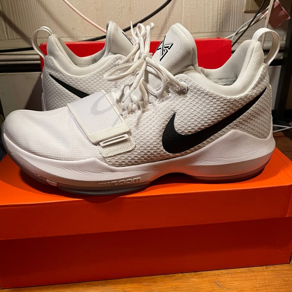 Nike PG 1 ‘Chrome’ size 12